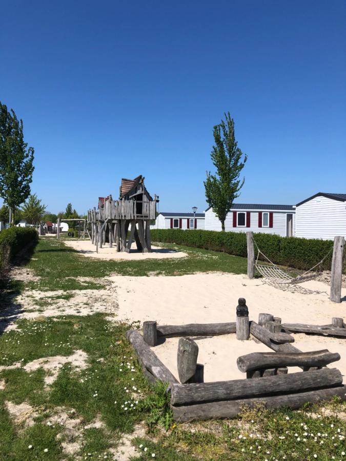 Chalet Enjoy Oostkapelle Bagian luar foto